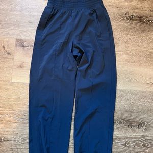 Womens Lululemon Athletica Cropped Performance Pants